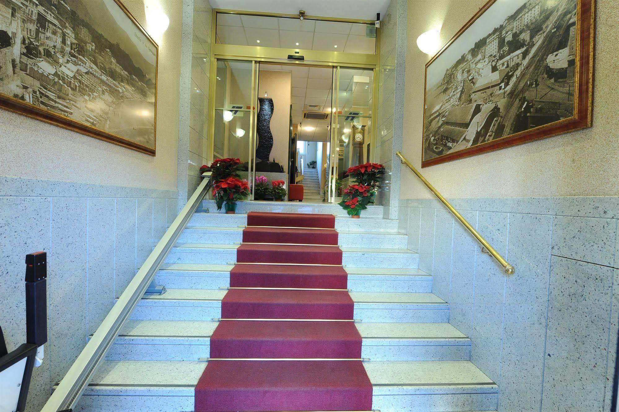 Hotel Tirreno Genoa Exterior photo