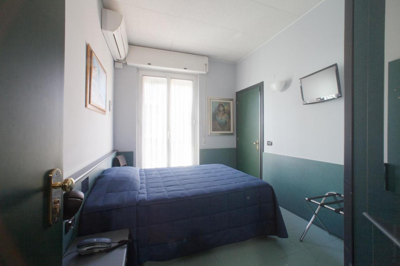 Hotel Tirreno Genoa Exterior photo